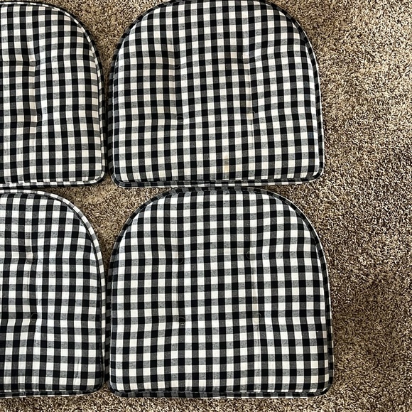 Memory foam, non slip rubber back, black/white checkered chair cushions. 6 pack. - Picture 9 of 15